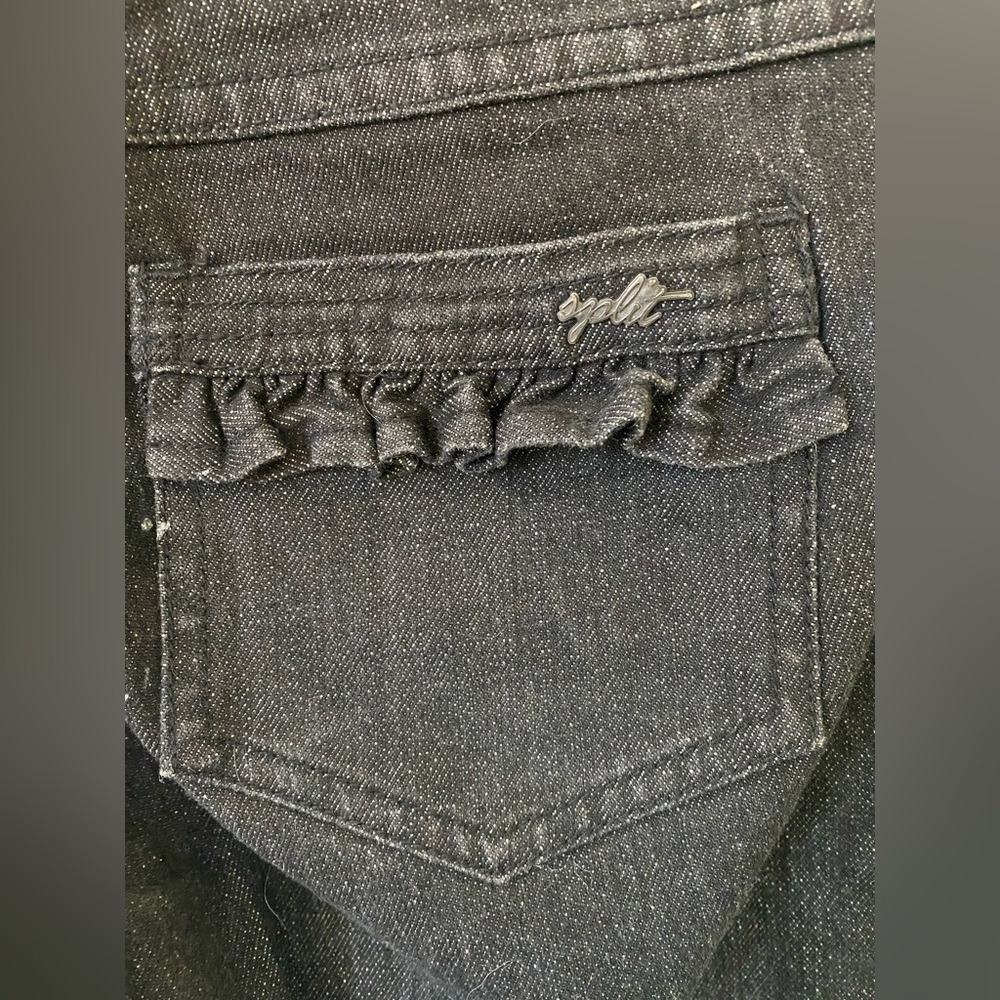 Split Brand Surf Jean Size 5 Women’s Charcoal Grey Ruffle back pockets